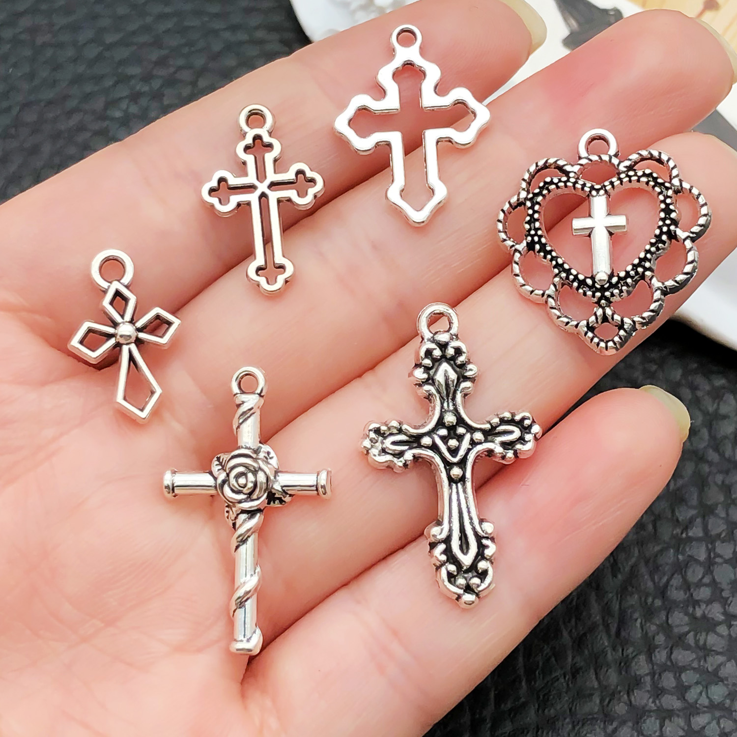 52pcs Assorted Cross Pendants  - Ethnic Fashion Accessories 评论和价格