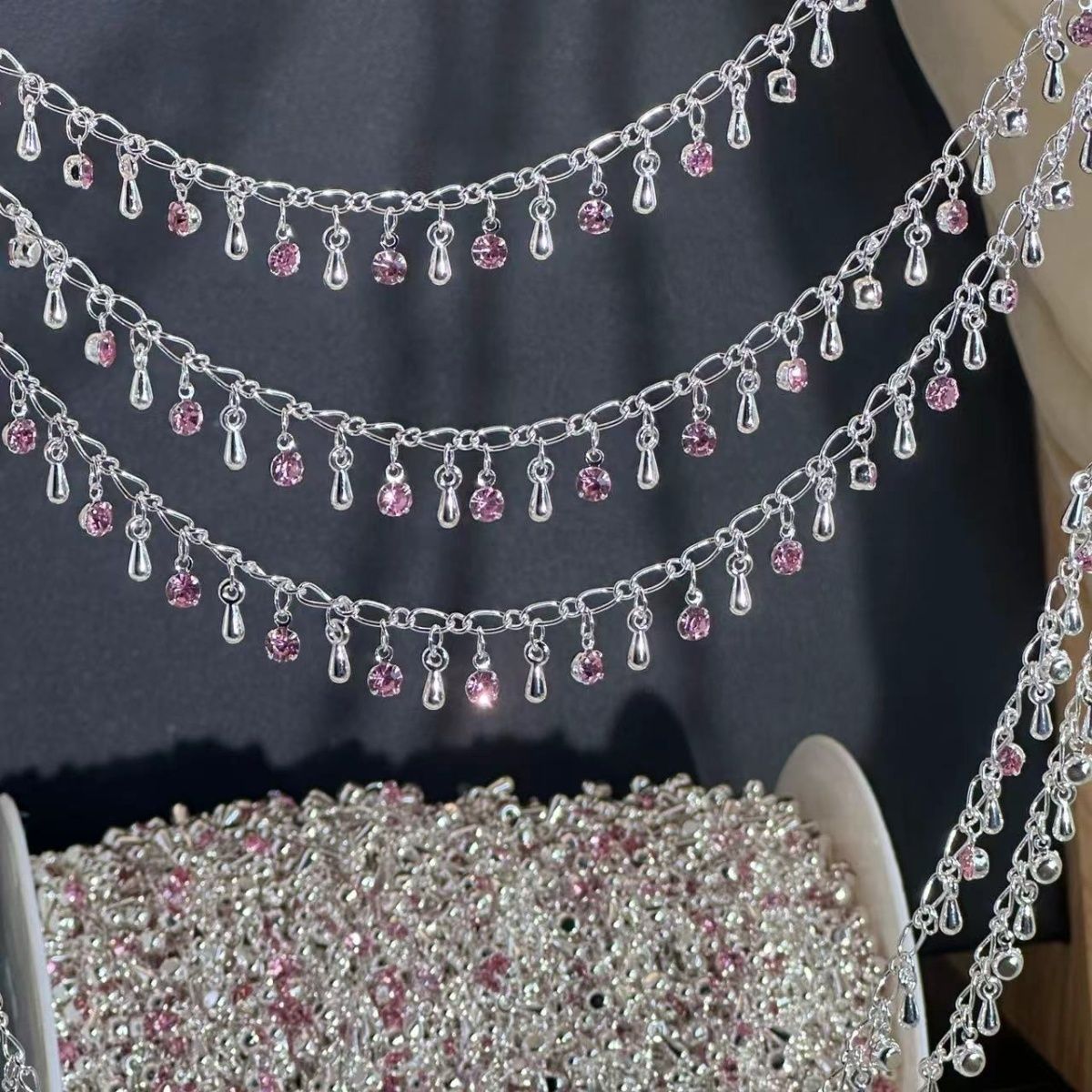 Exquisite Rhinestone Teardrop  - Ethnic Fashion Accessories 评论和价格